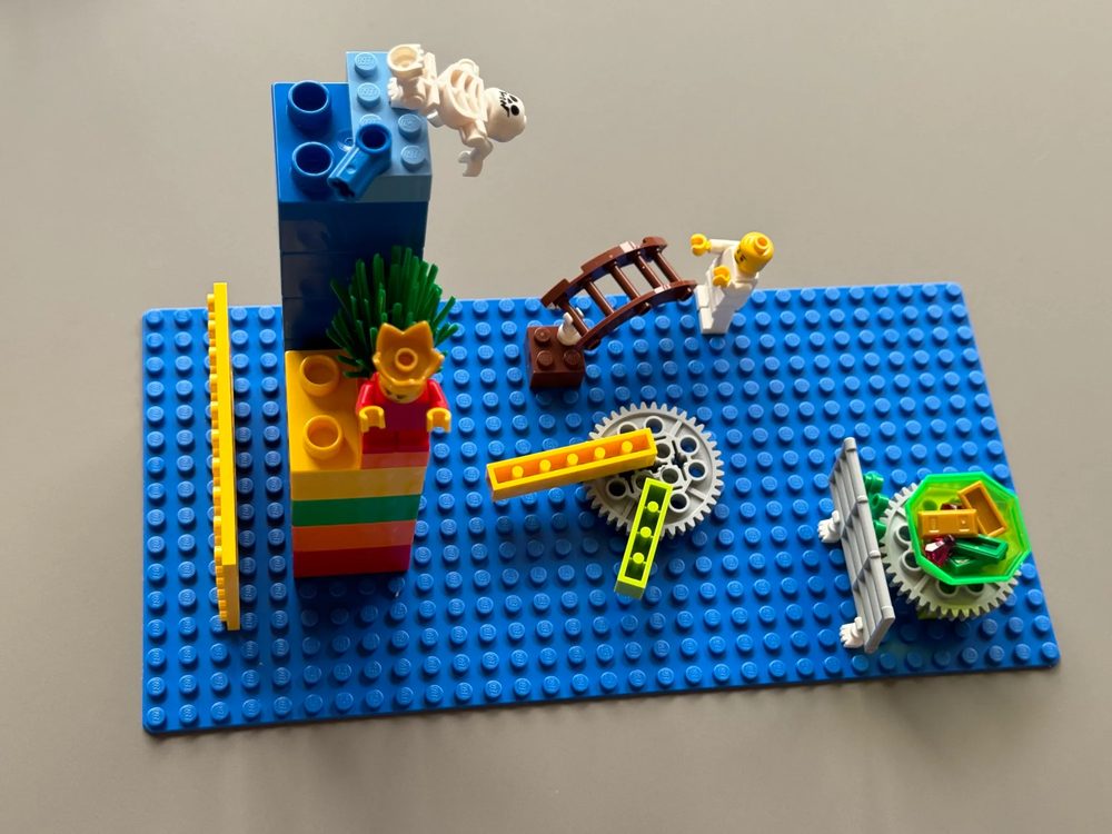 Modèle LEGO® SERIOUS PLAY® représentant une « bête noire », construit lors d’un atelier
